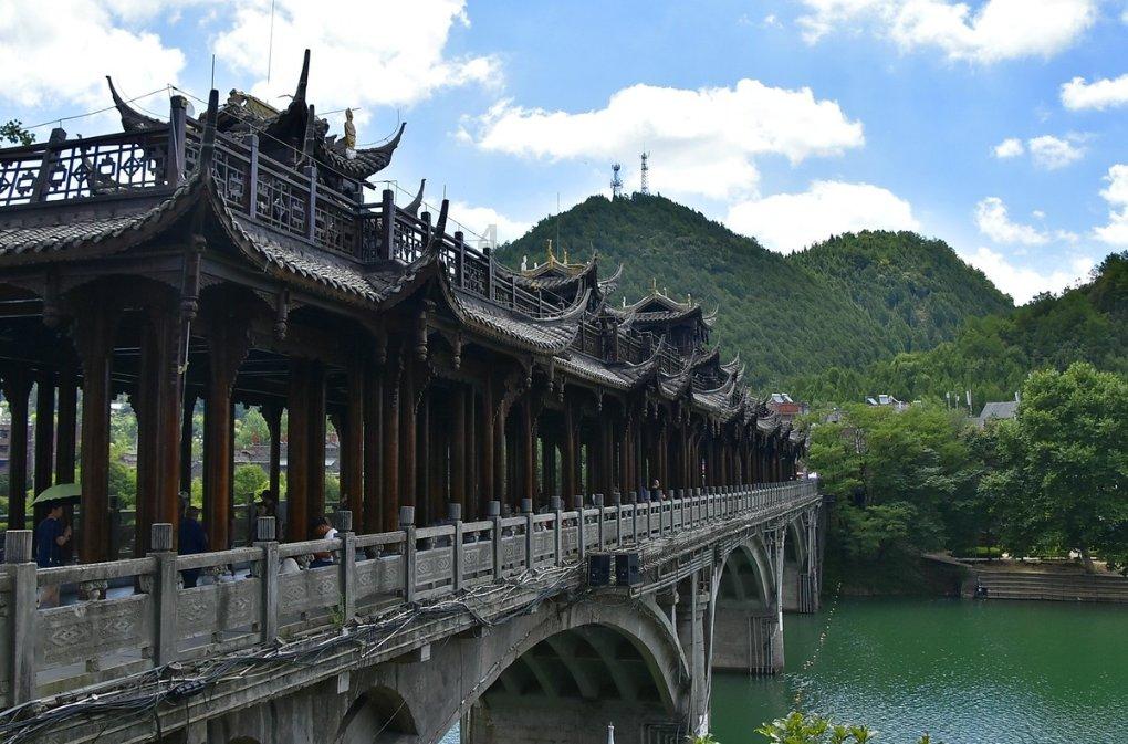 斯大林死后，赫鲁晓夫开始对他清算，结果仅查到900卢布的财产